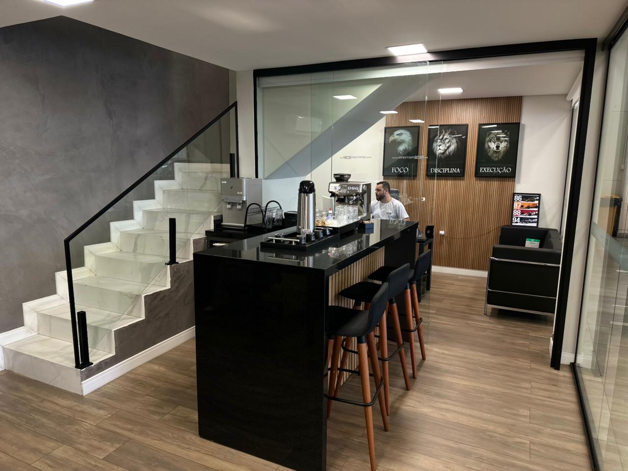 Bar de café e lounge da 3C Motors