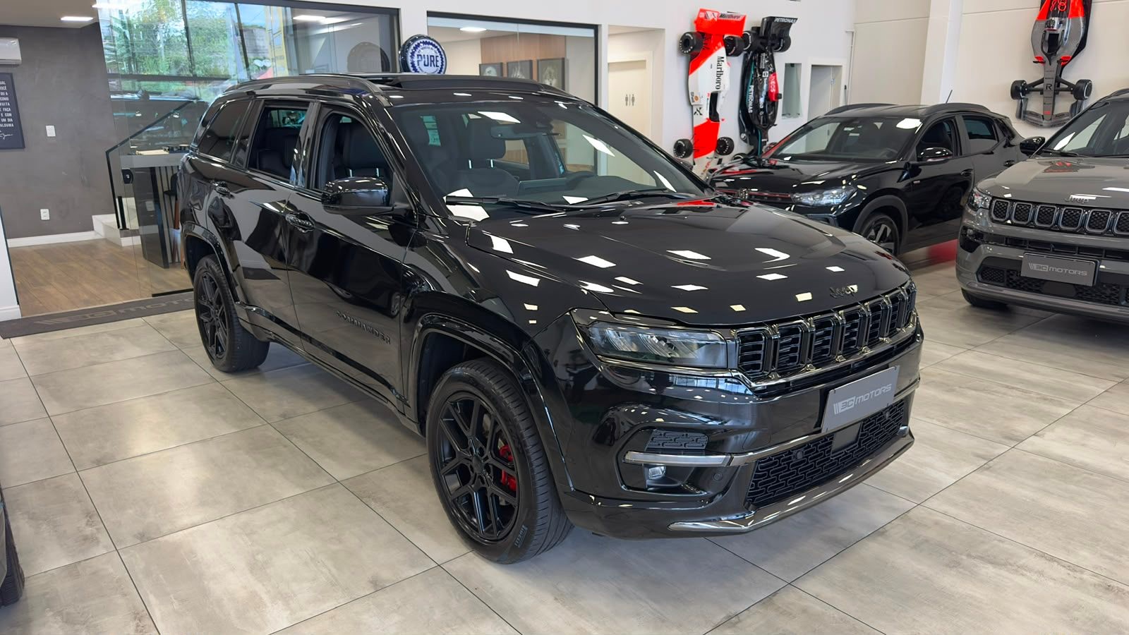 Jeep Commander Black Hurricane preto